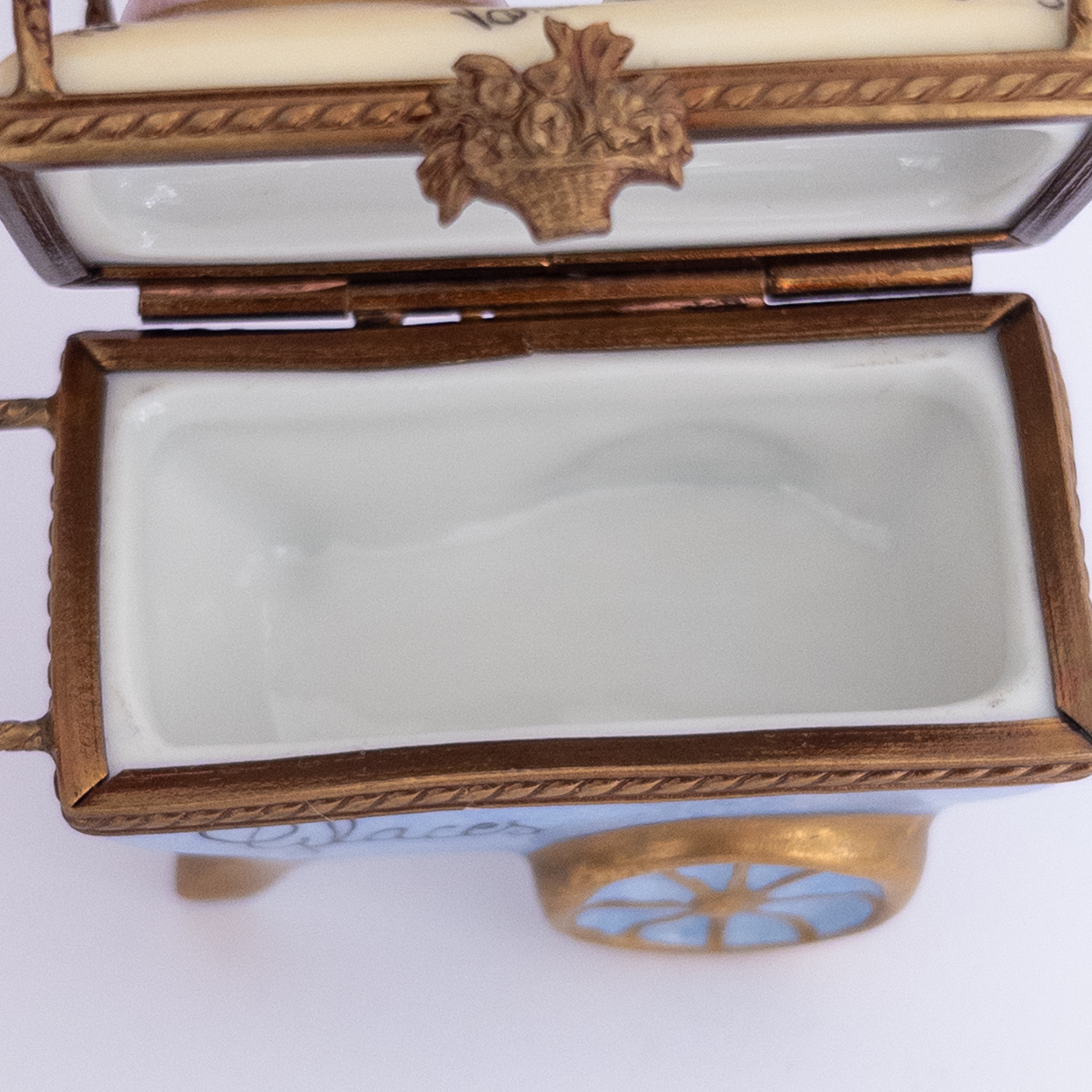 Limoges Peint Main Miniature Ice Cream Cart Box