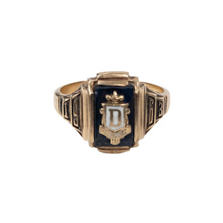 10K Gold Darien High School Class Ring