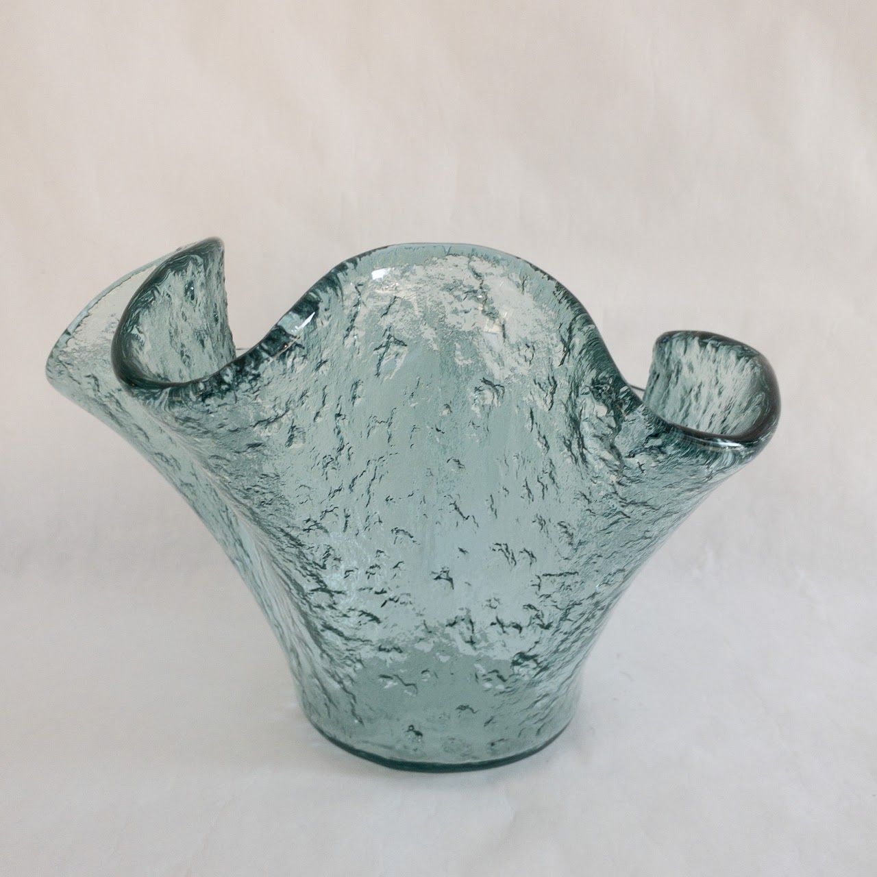 Ruffled Edge Art Glass Bowl