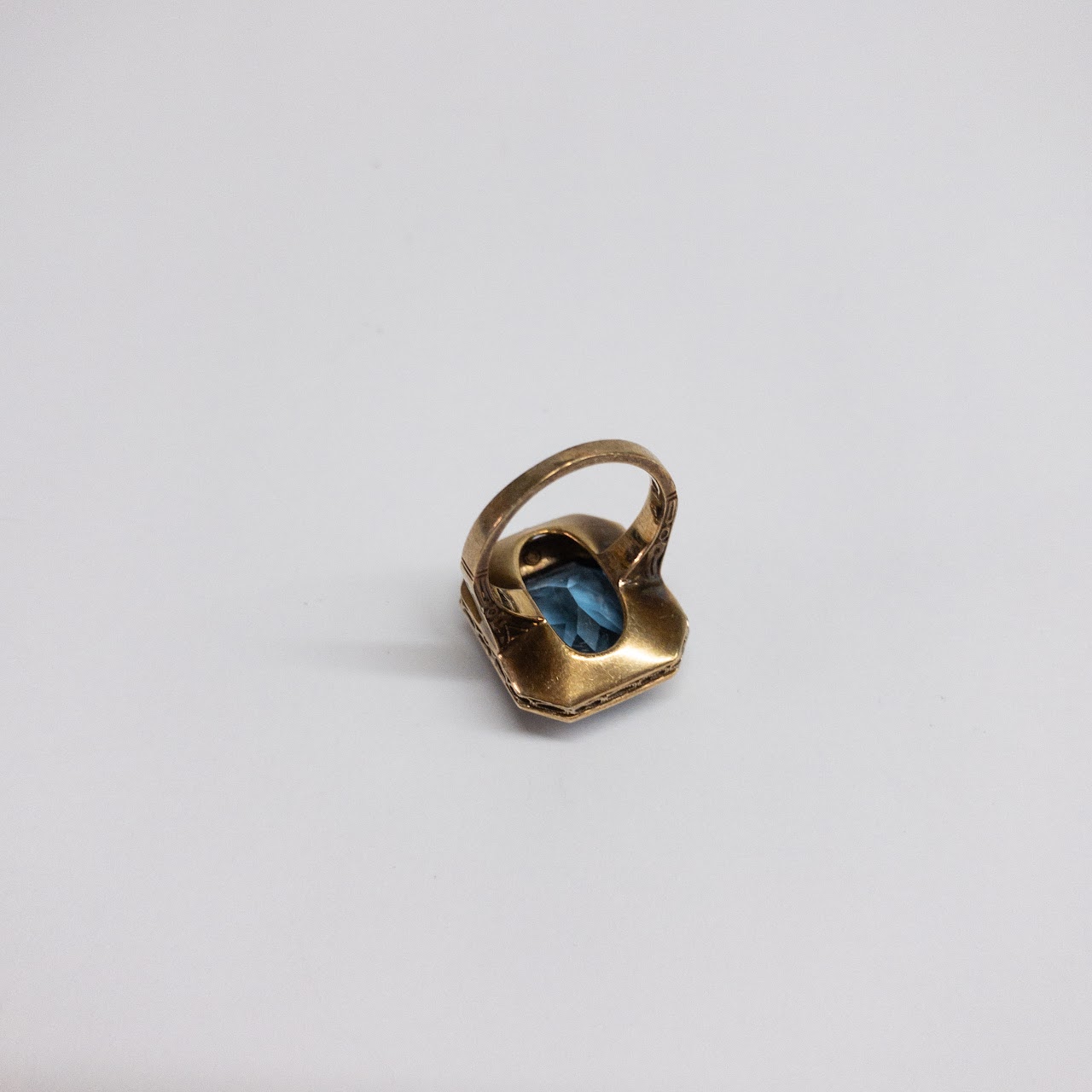 14K Gold Blue Stone & Enamel Cocktail Ring