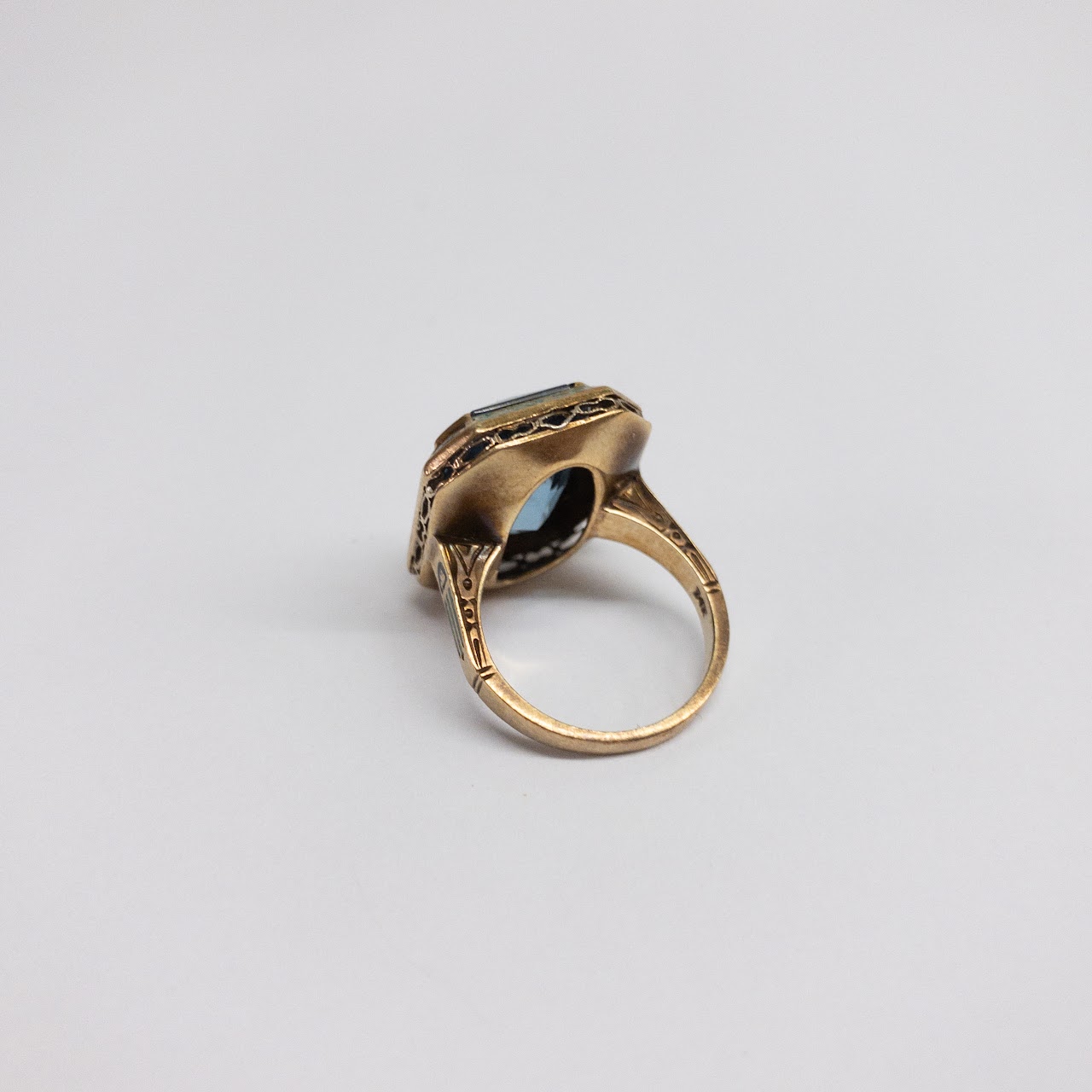 14K Gold Blue Stone & Enamel Cocktail Ring