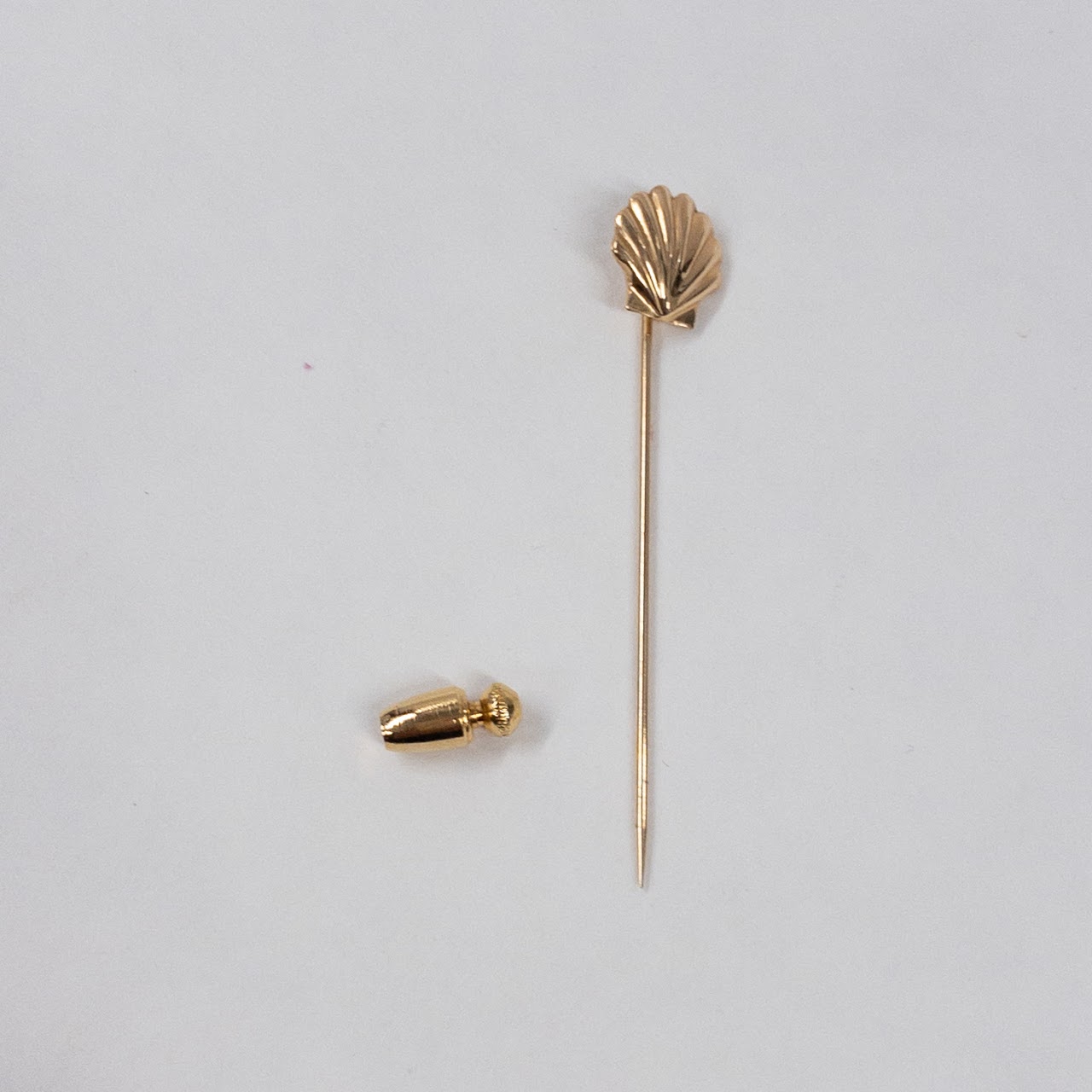 14K Gold Shell Hat Pin