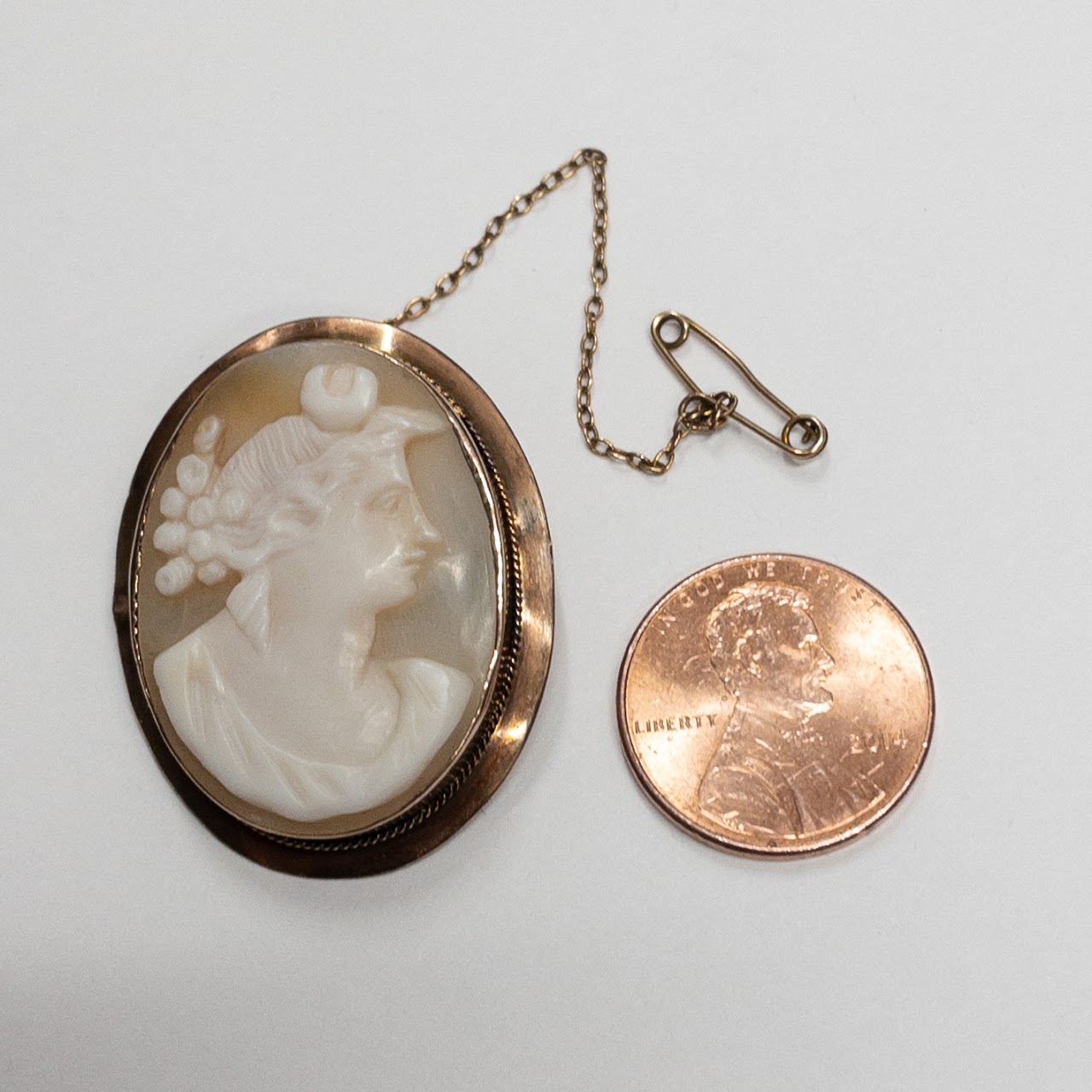 10K Gold Cameo Brooch