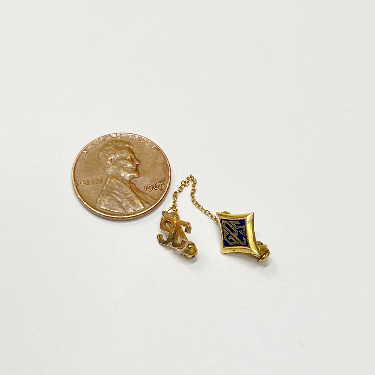 10K Gold & Enamel Tie Pin