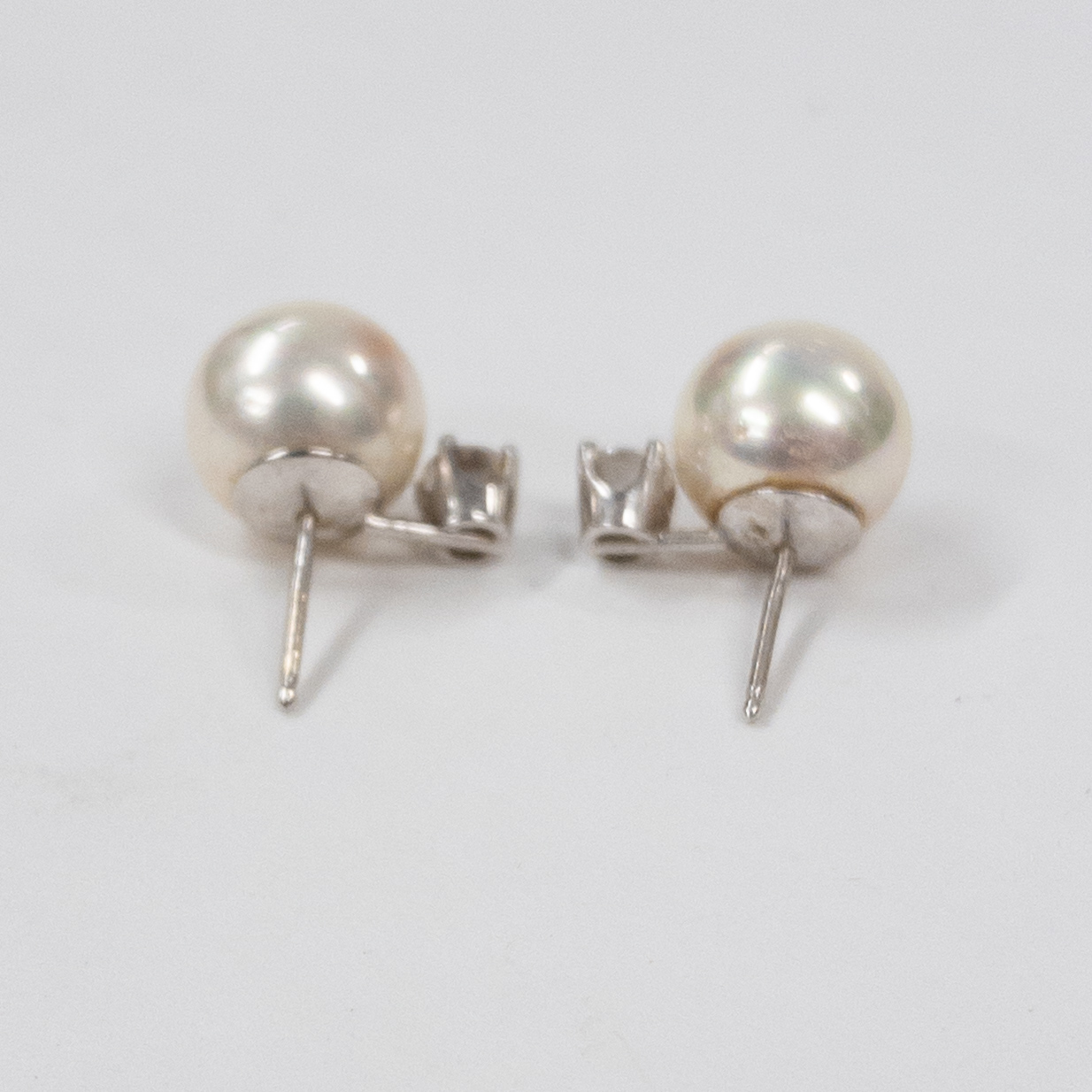 14K White Gold 'Pearl' Stud Earrings