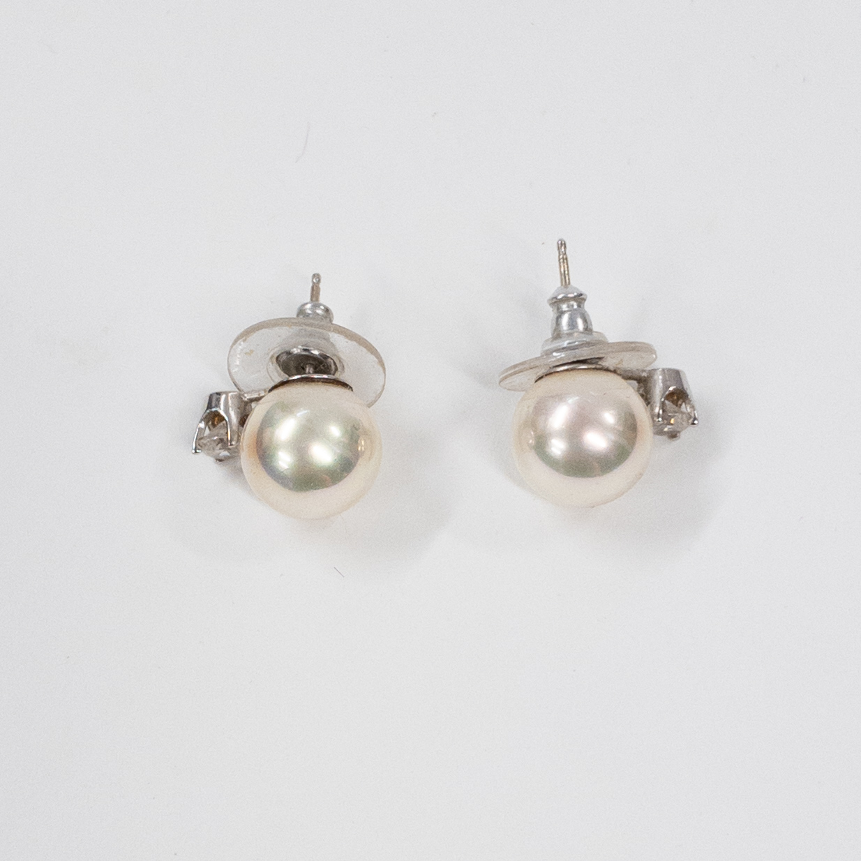 14K White Gold 'Pearl' Stud Earrings