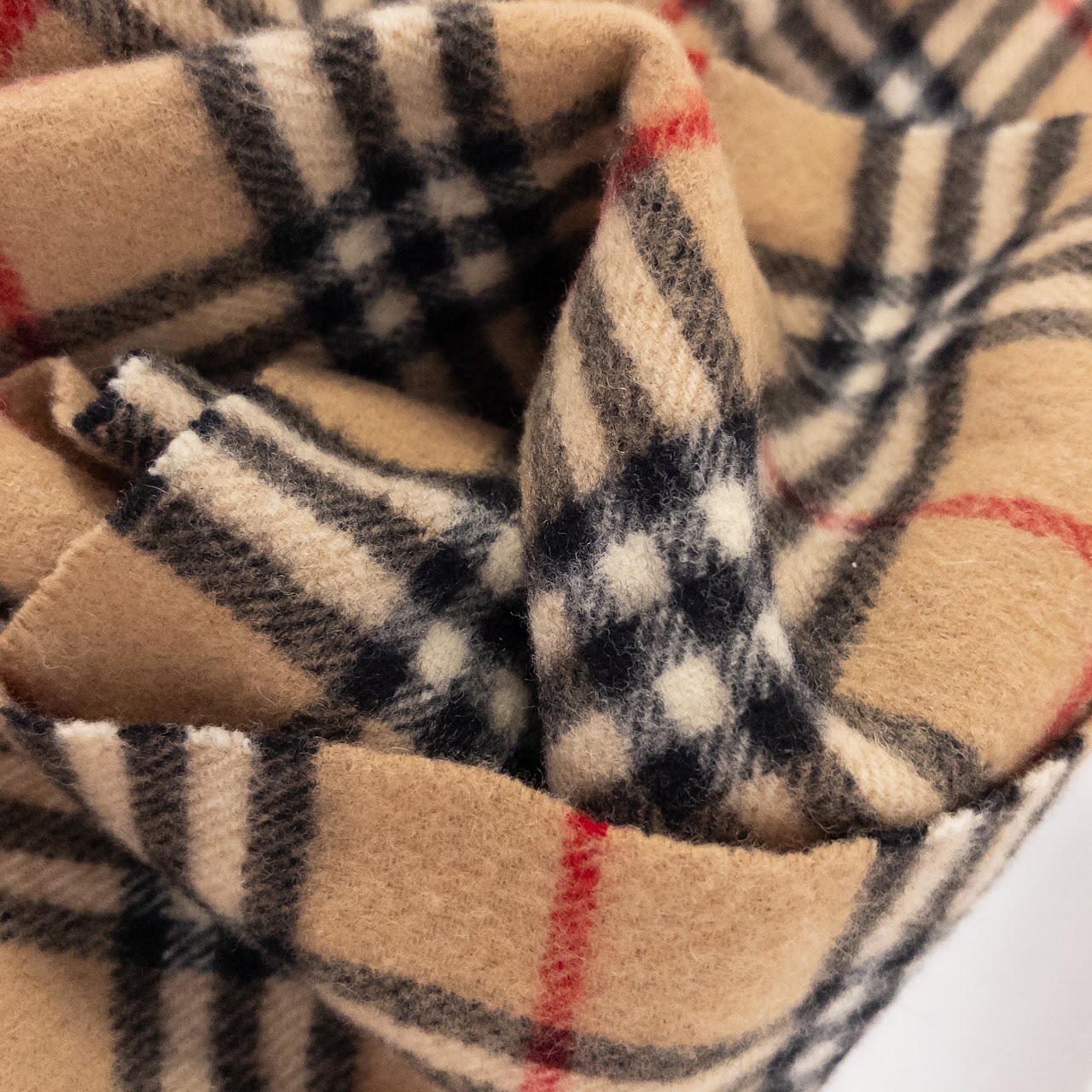 Burberrys of London Lambswool Classic Camel Check Scarf