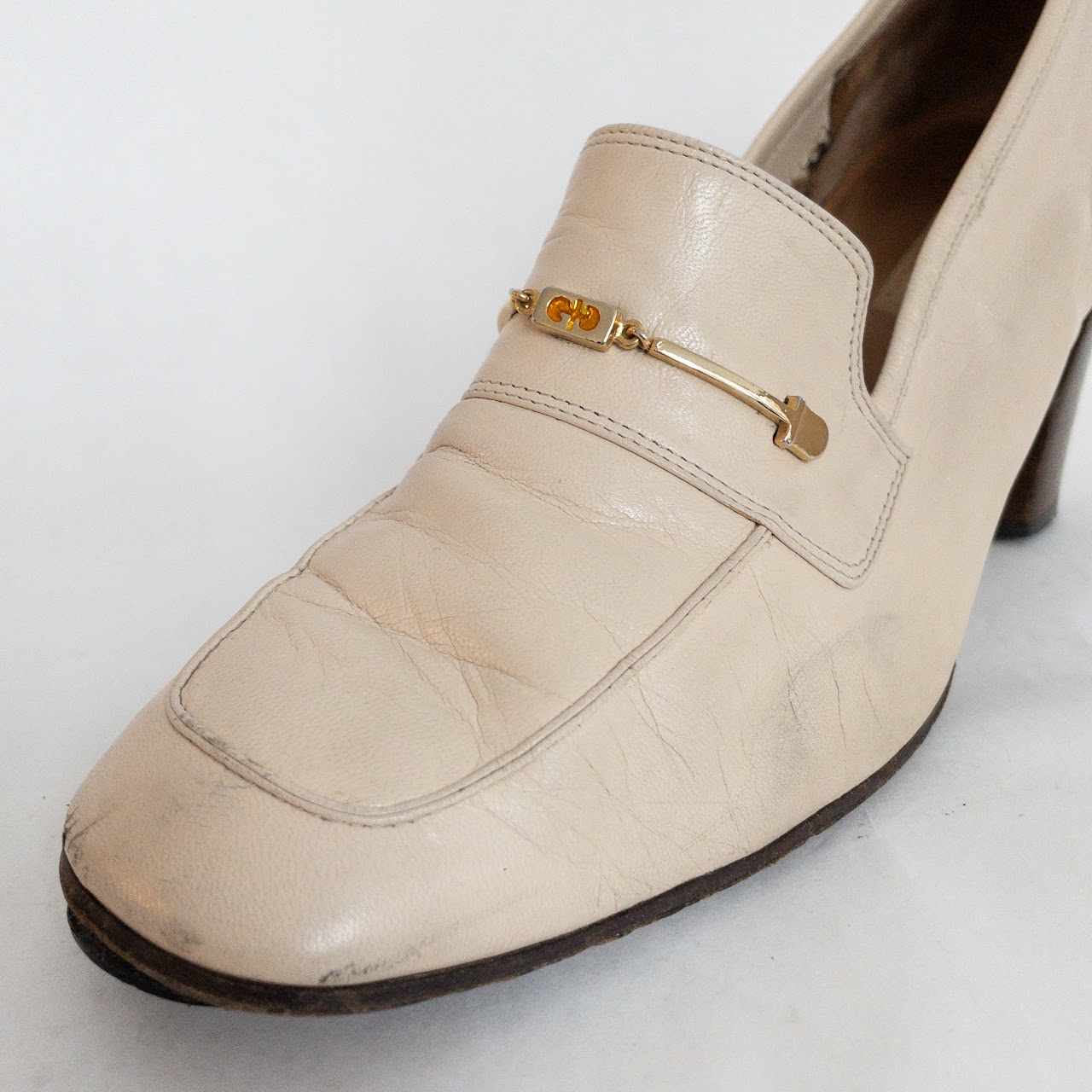 Gucci Leather Low Heel Loafers