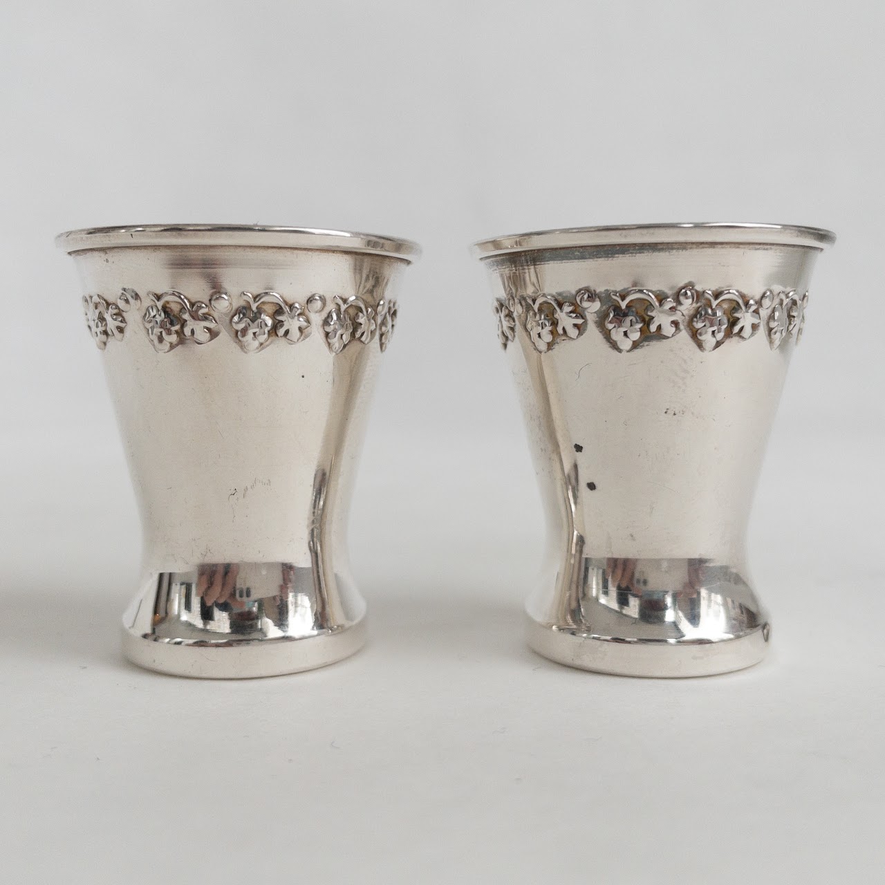 800 Silver Pair of Shot Glasses