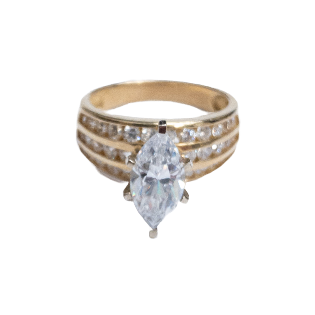 14K Gold and Clear Stone Ring