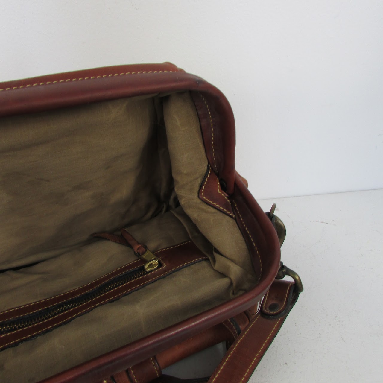 J. Peterman Vintage Gladstone Doctor Bag