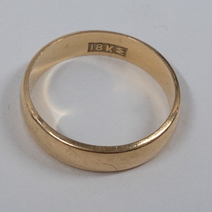 18K Gold Wedding Band