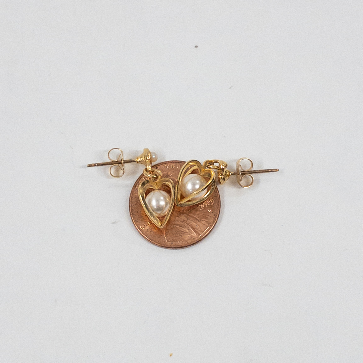 10K Gold and Faux Pearl Heart Earrings