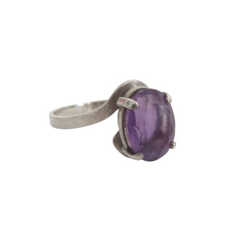 Sterling Silver & Oval  Amethyst Ring