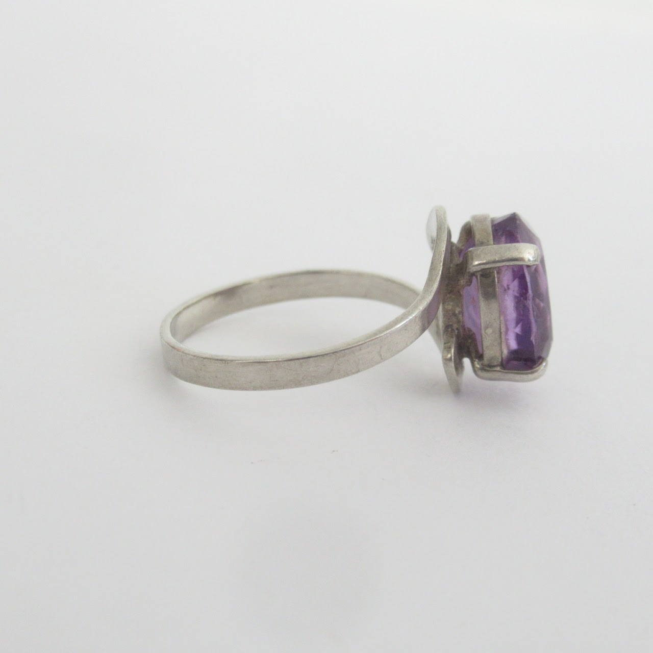 Sterling Silver & Oval  Amethyst Ring