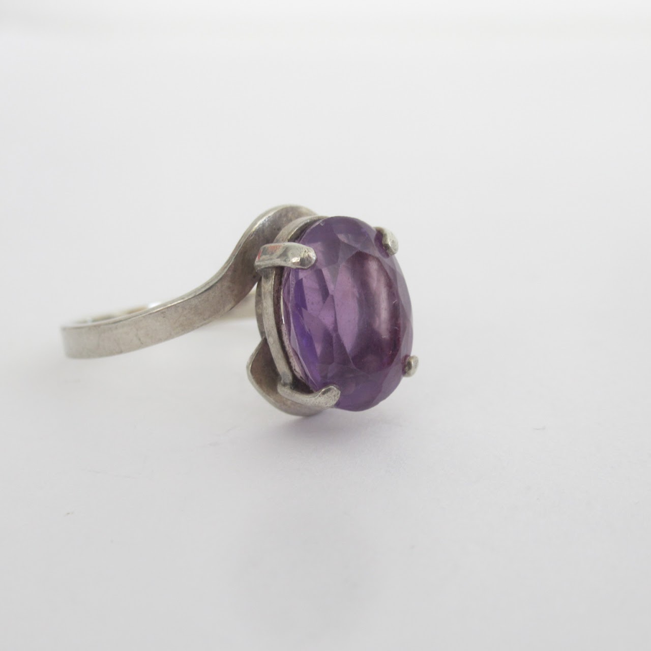 Sterling Silver & Oval  Amethyst Ring