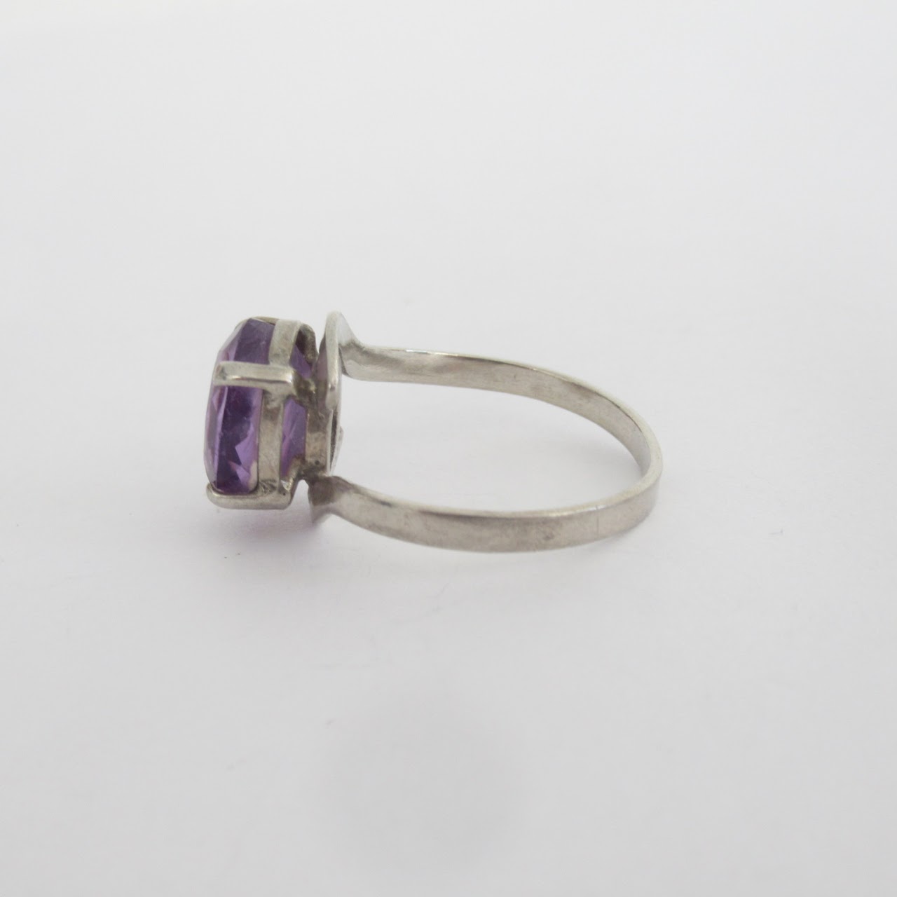 Sterling Silver & Oval  Amethyst Ring