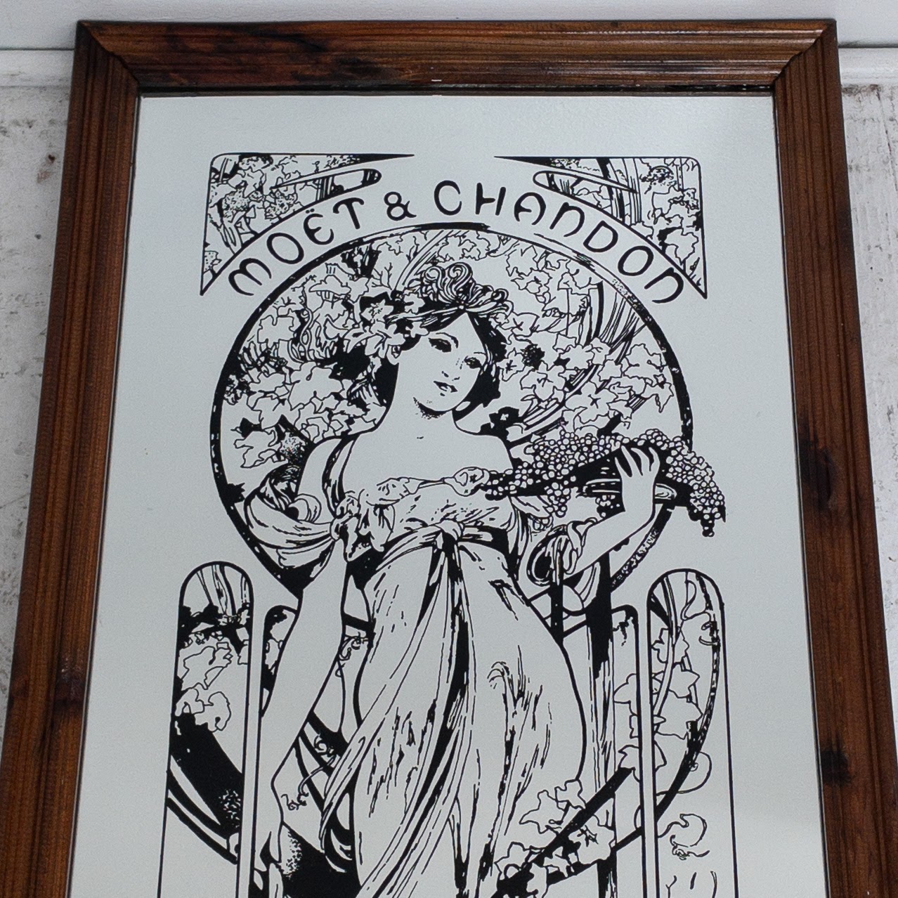 Alphonse Mucha 'Moet & Chandon: La Festival Du Champagne' Decorative Mirror