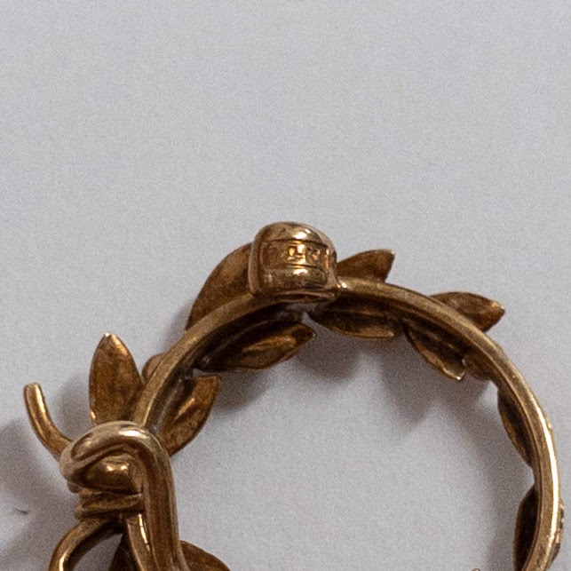 14K Gold Mini Wreath Brooch