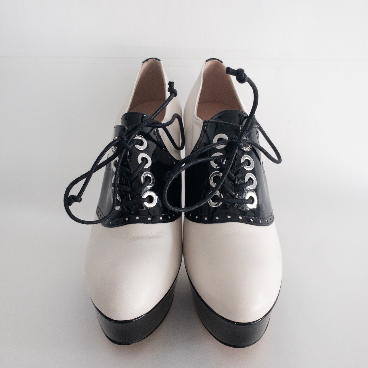 Stuart Weitzman Hepcat Platform Saddle Oxford Pumps