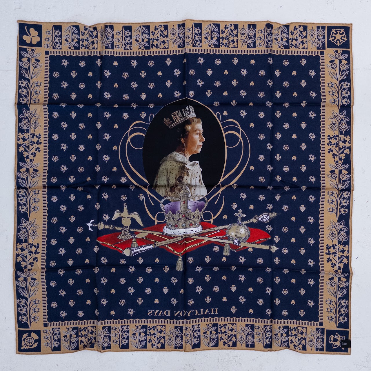 Halcyon Days MINT 'Longest Reigning Monarch' Commemorative Silk Scarf