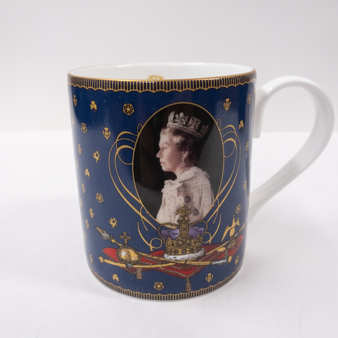 Halcyon Days MINT  'Longest Reigning Monarch' Commemorative Bone China Mug