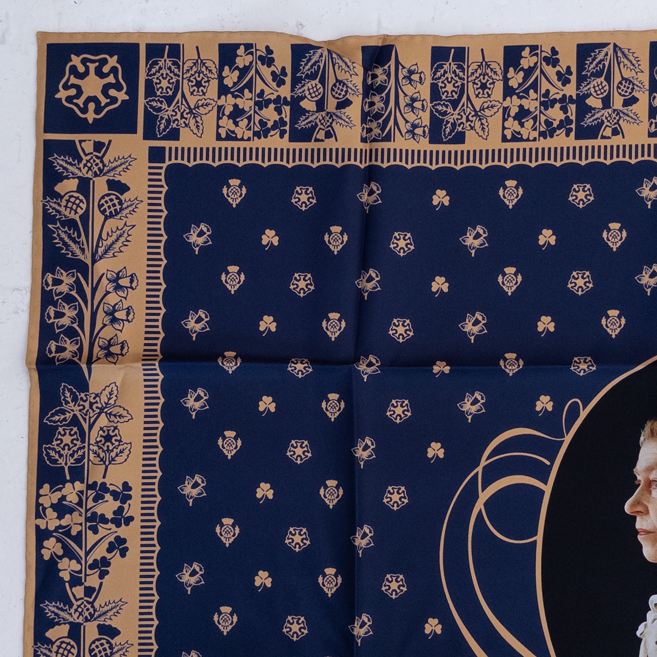 Halcyon Days MINT 'Longest Reigning Monarch' Commemorative Silk Scarf