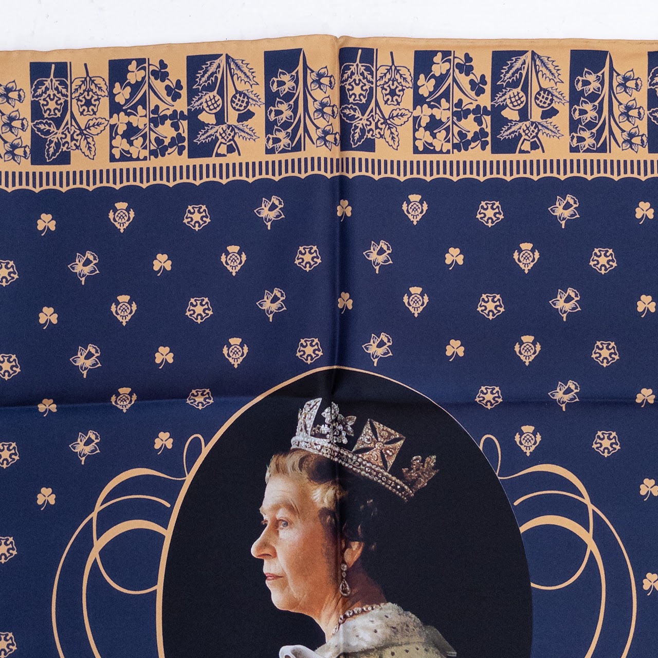 Halcyon Days MINT 'Longest Reigning Monarch' Commemorative Silk Scarf