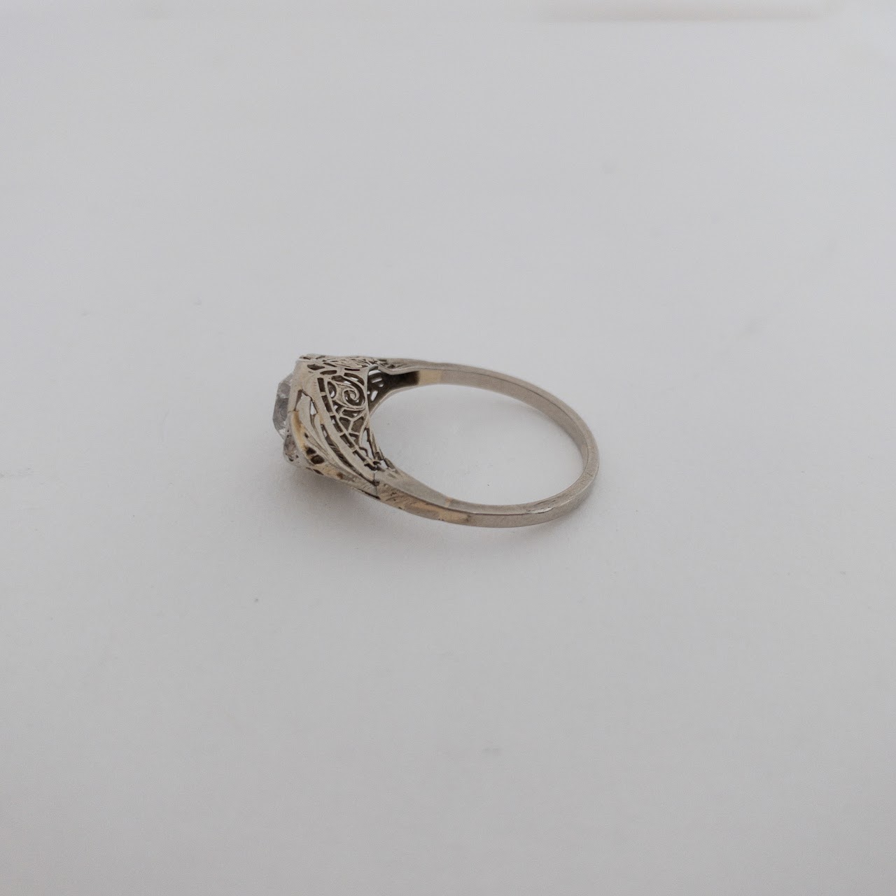 10K White Gold & White Topaz Vintage Ring