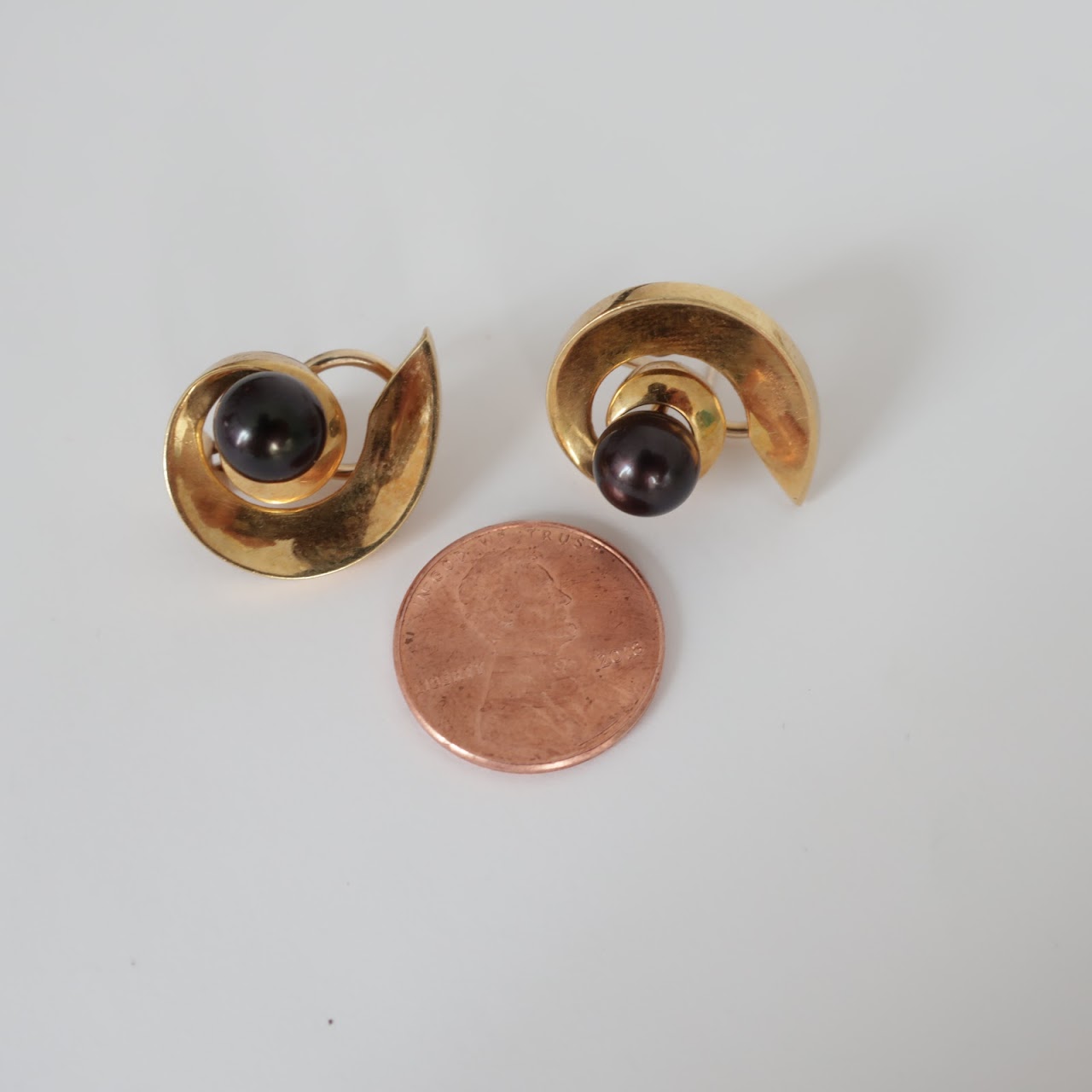 18K Gold & Onyx  Spiral Earrings