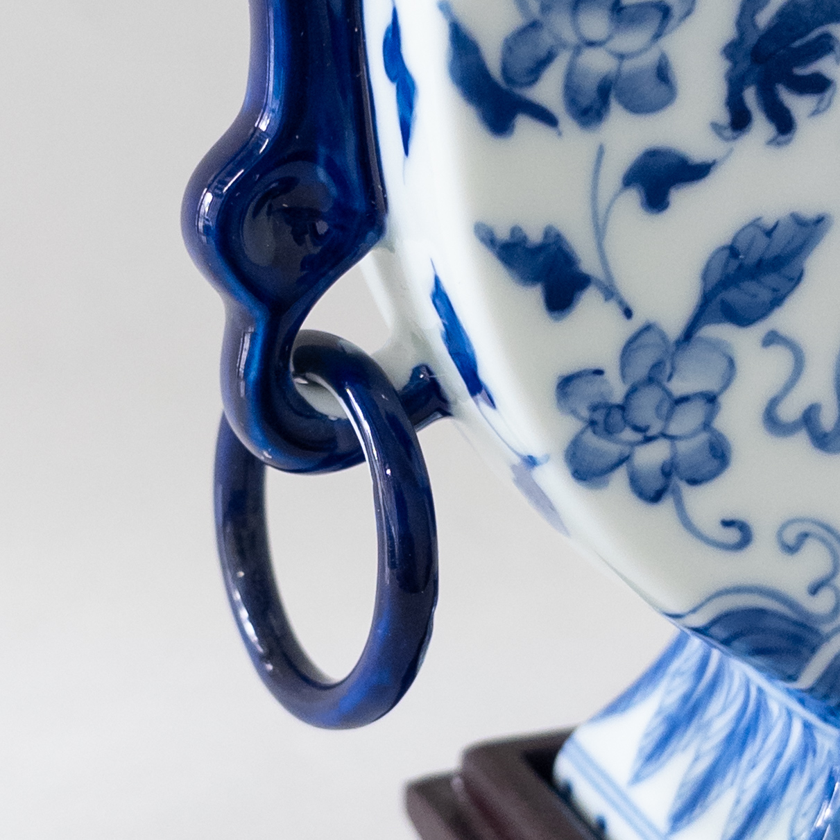 Chinese Porcelain Blue Dragon Tulip Vase