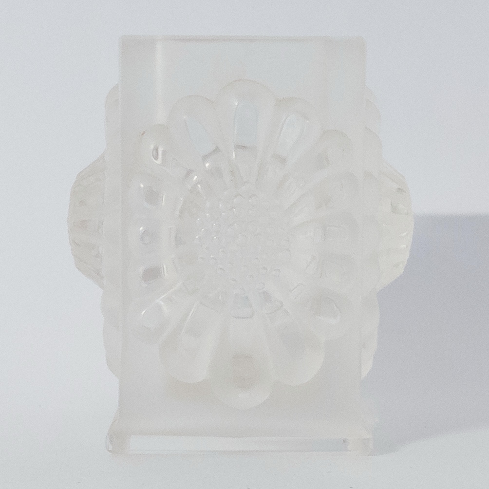 Lalique Crystal Paquerettes Cigarette Vase