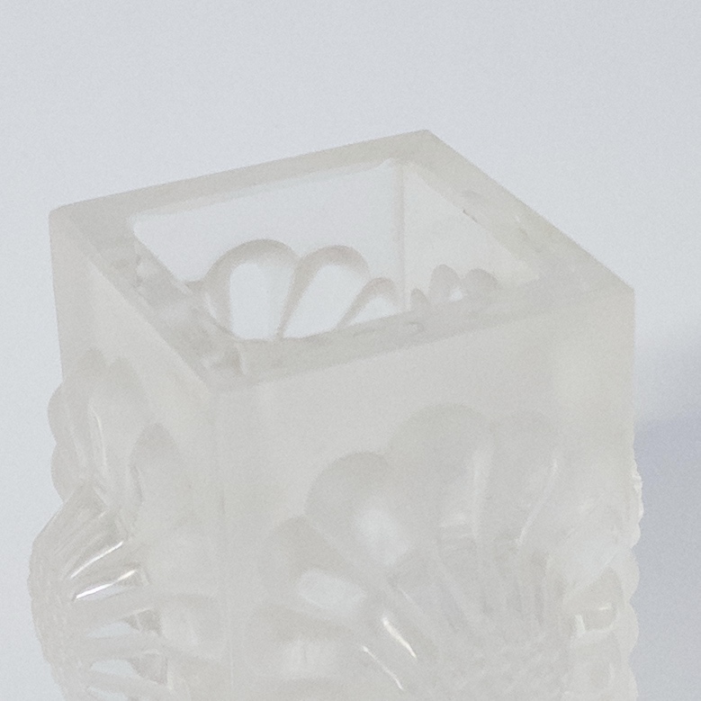 Lalique Crystal Paquerettes Cigarette Vase