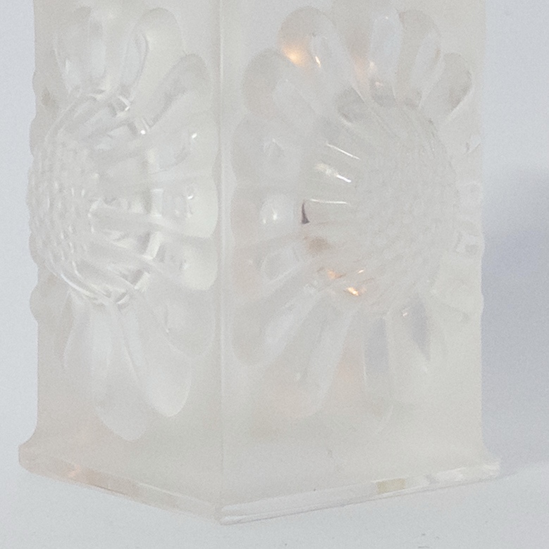 Lalique Crystal Paquerettes Cigarette Vase