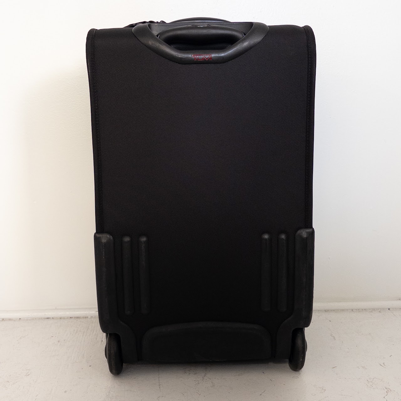 Tumi Alpha 2 Frequent Traveler Expandable Carry-On Suitcase in Black