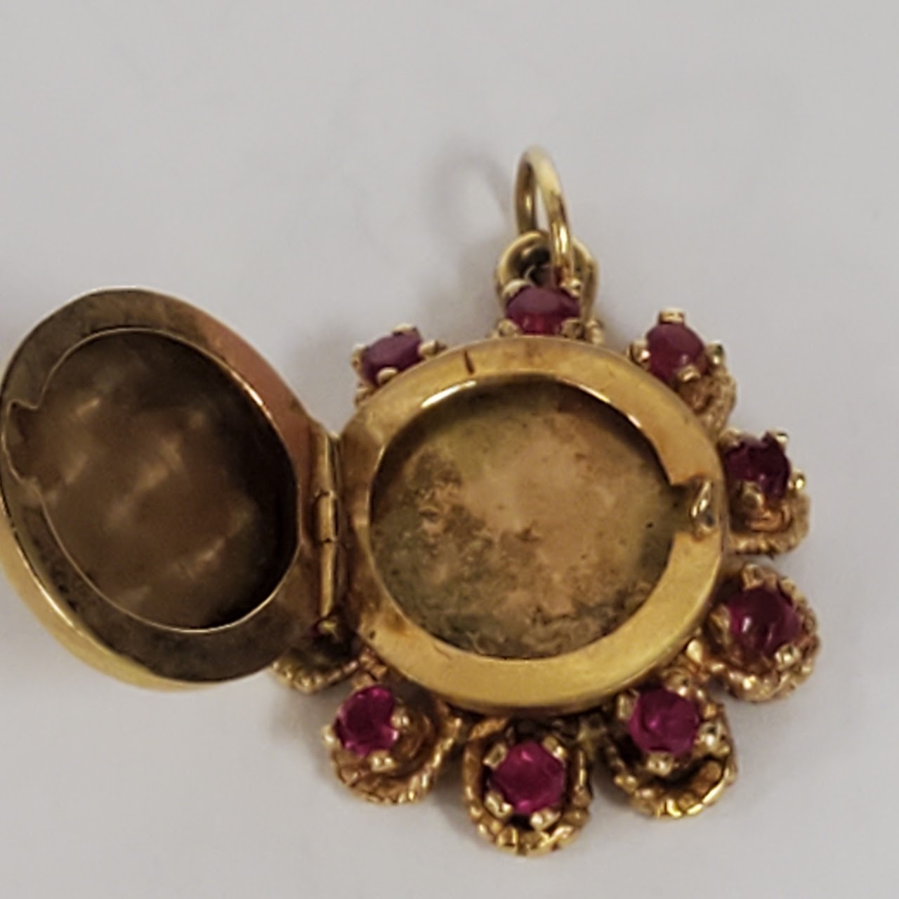 14K Gold Red Stone Flower Locket