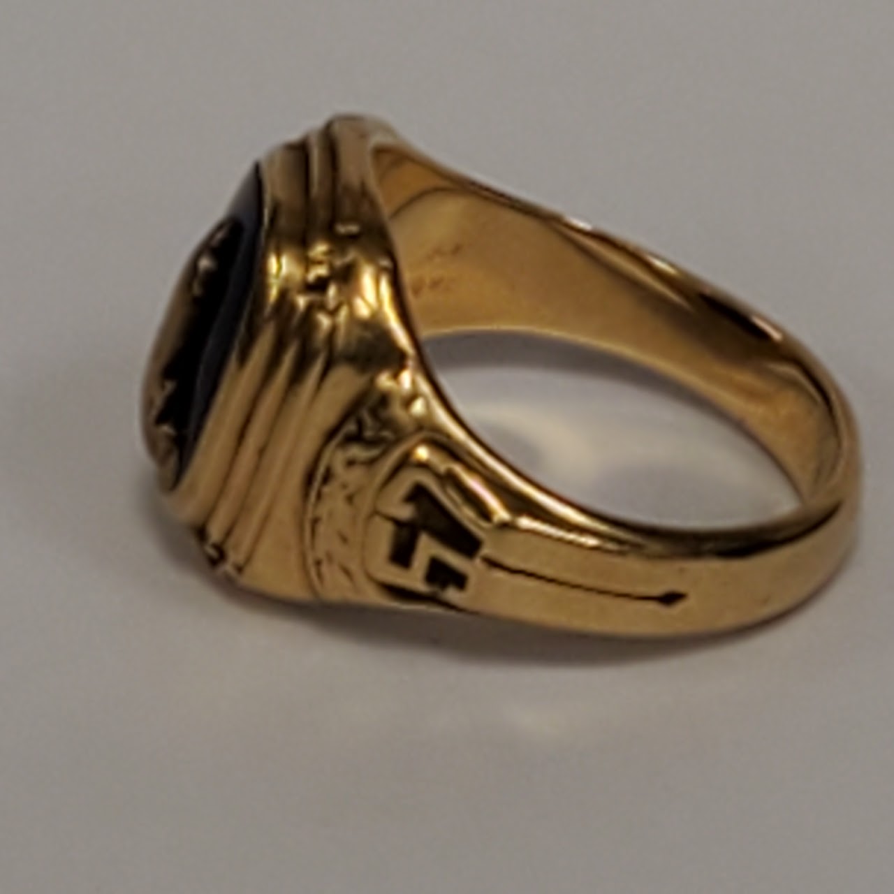 10K Gold Blue Stone 1957 Class Ring