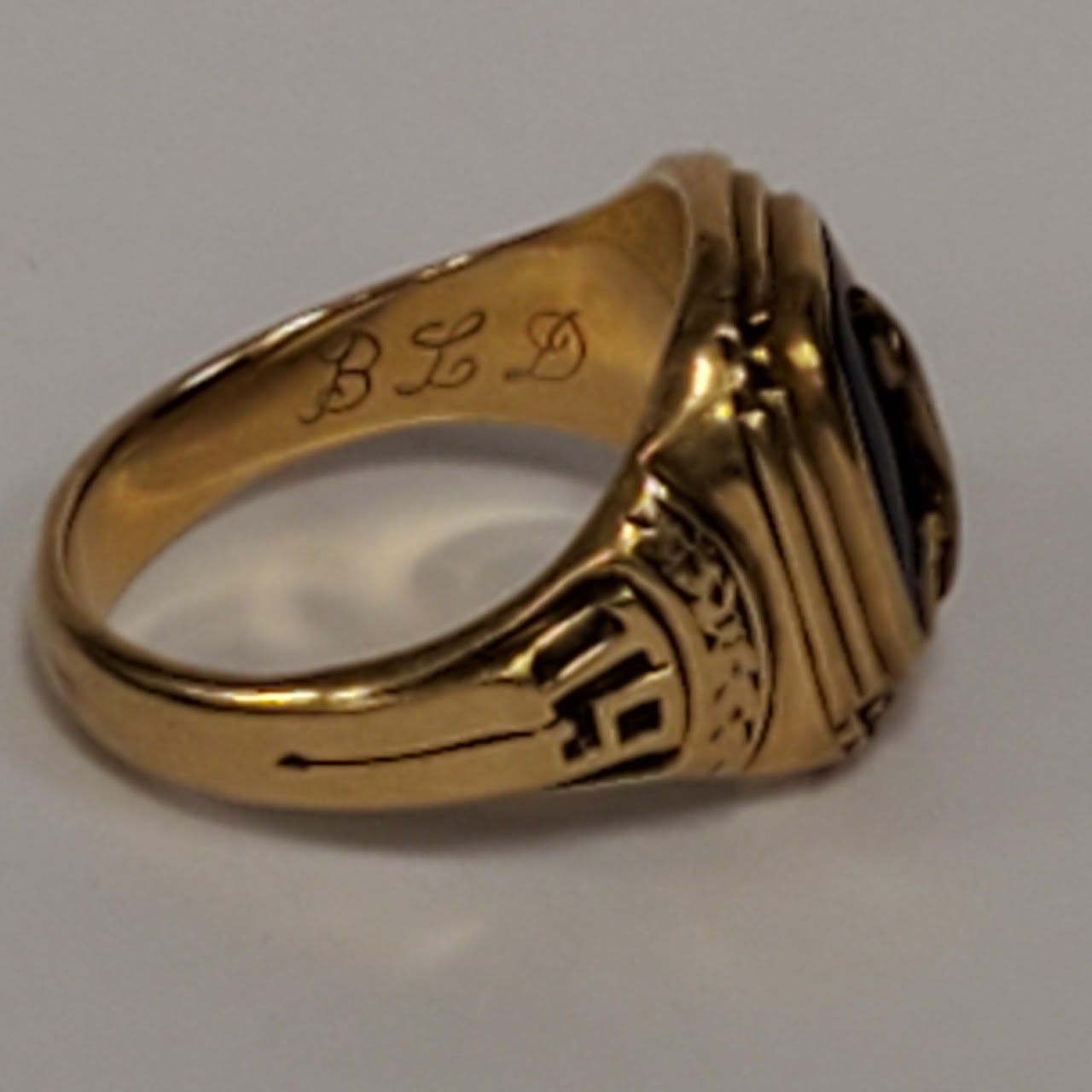 10K Gold Blue Stone 1957 Class Ring