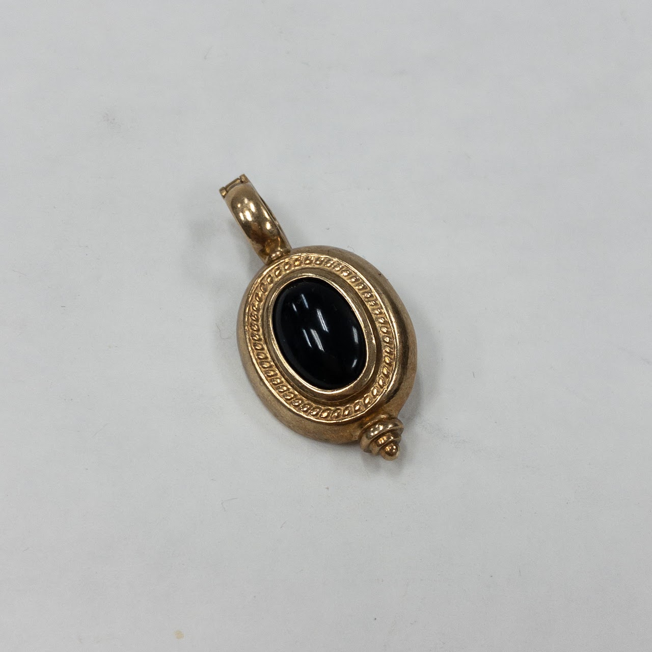 9K Gold & Onyx Pendant