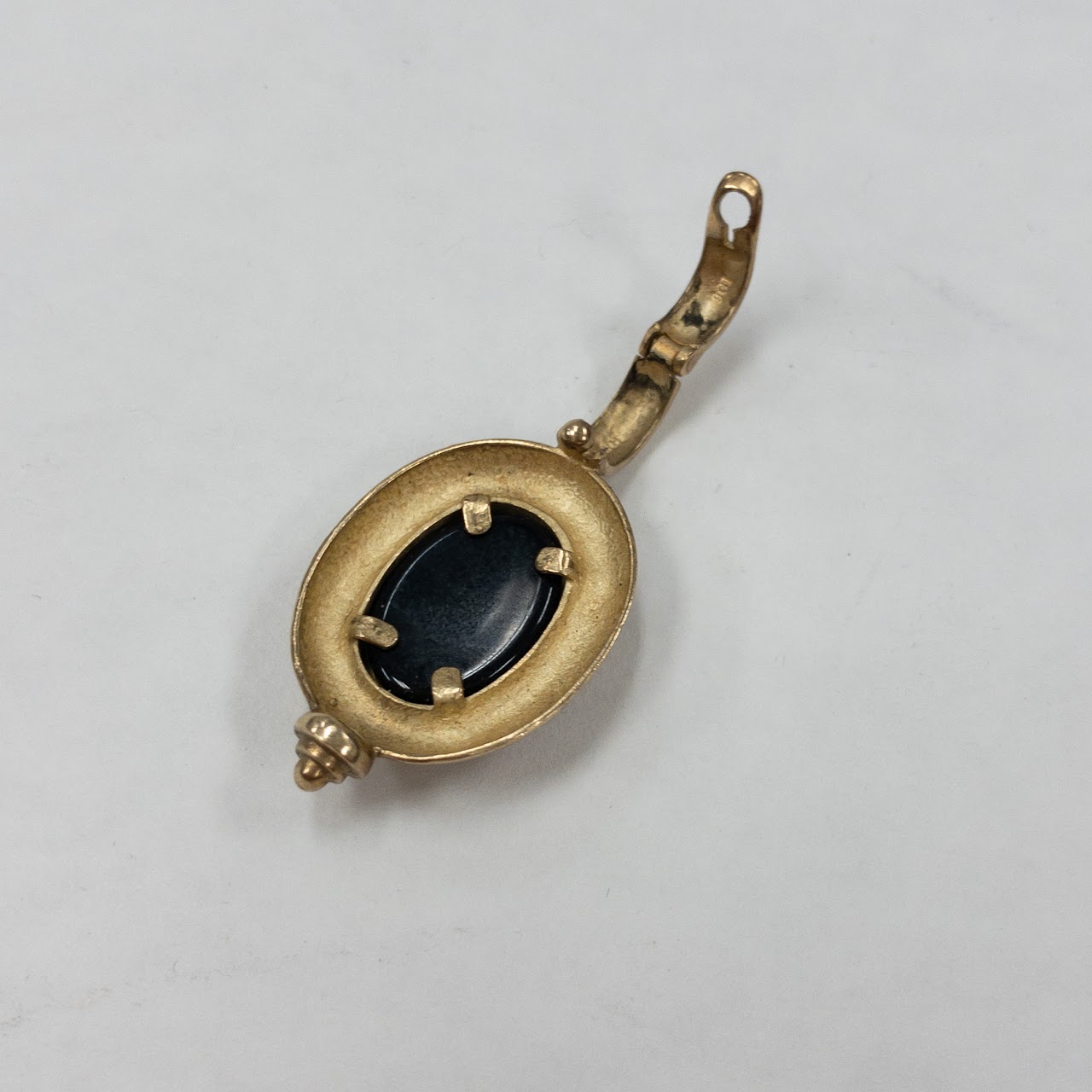 9K Gold & Onyx Pendant