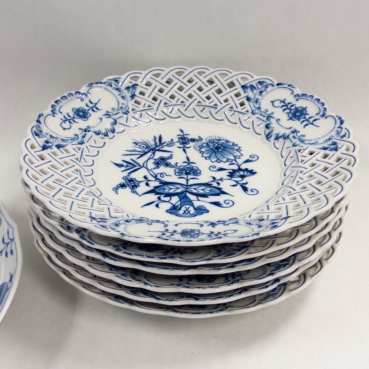 Meissen Blue Onion Pierced Plate Set and Serving Plate