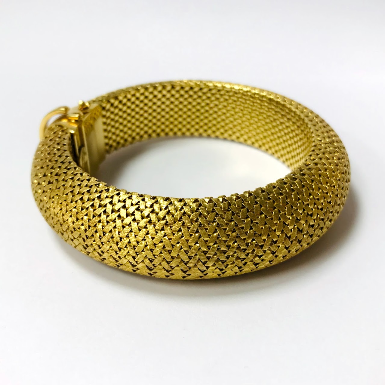 18K Yellow Gold Round Mesh Bangle