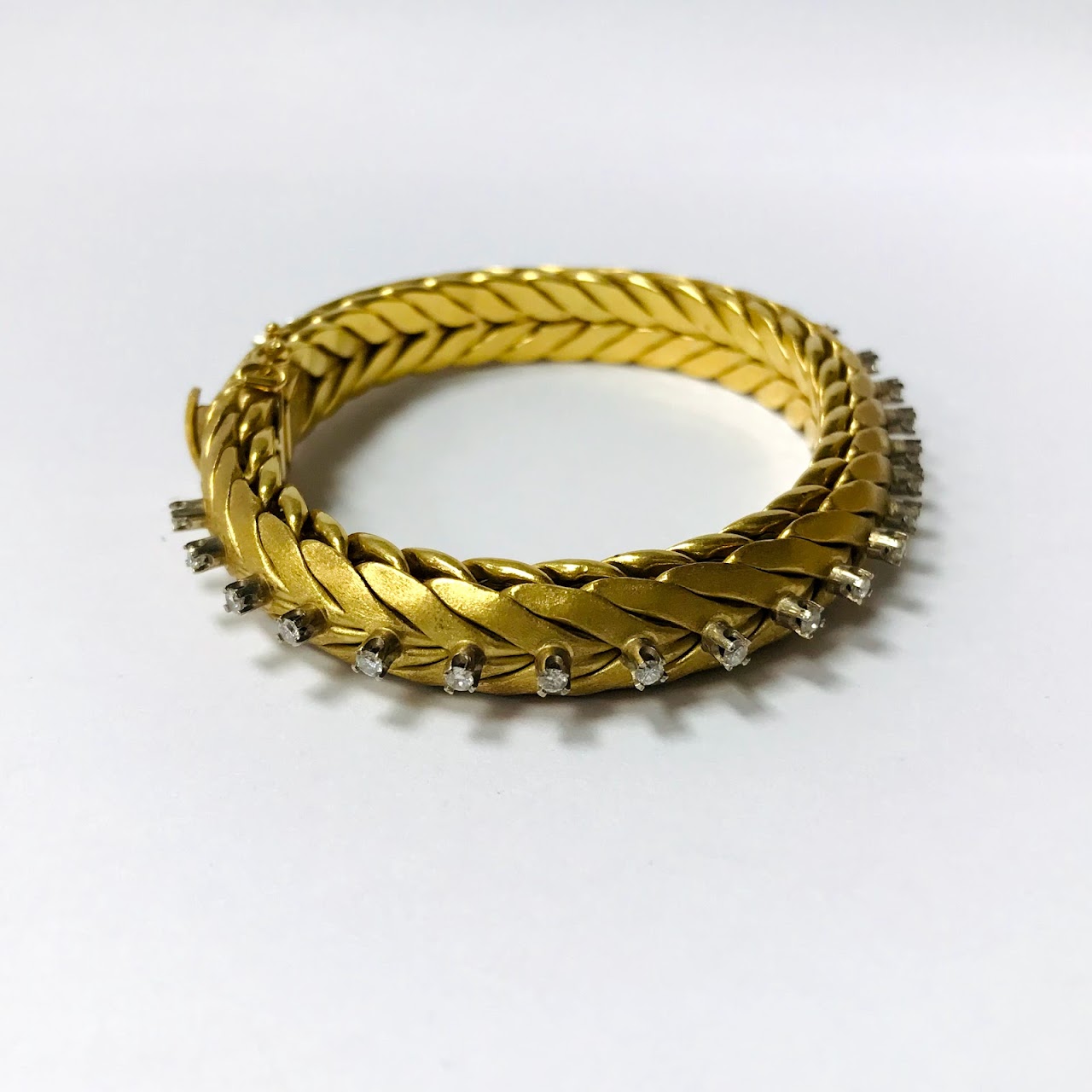 18K Gold & Diamond Herringbone Mesh Bangle