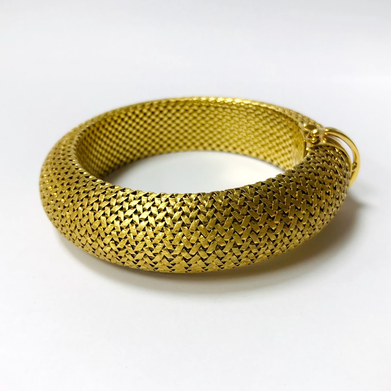 18K Yellow Gold Round Mesh Bangle