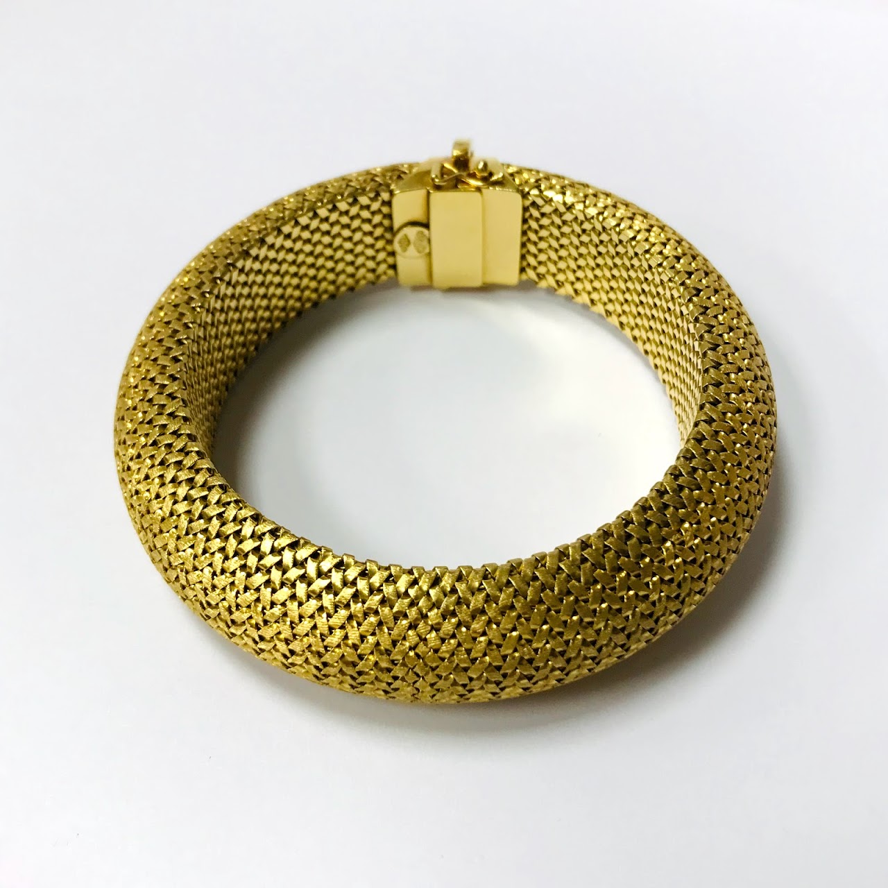 18K Yellow Gold Round Mesh Bangle