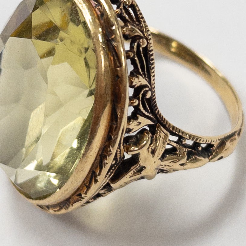 14K Gold & Peridot Antique Ring