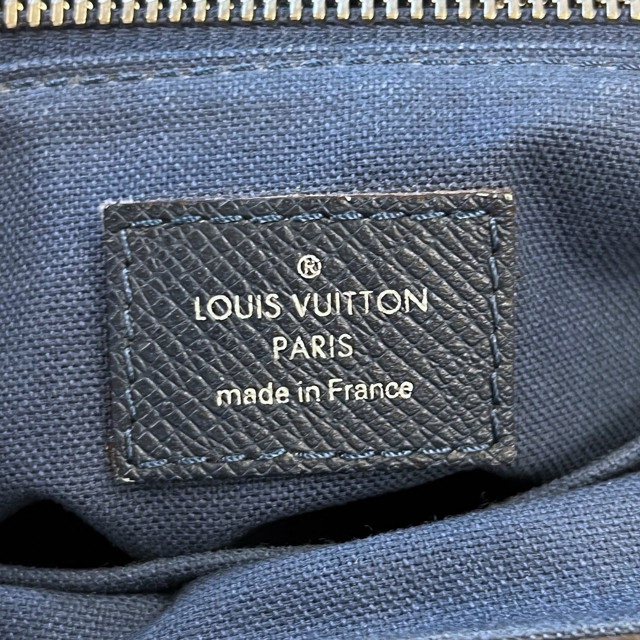 Louis Vuitton Taiga Andrei Messenger Bag