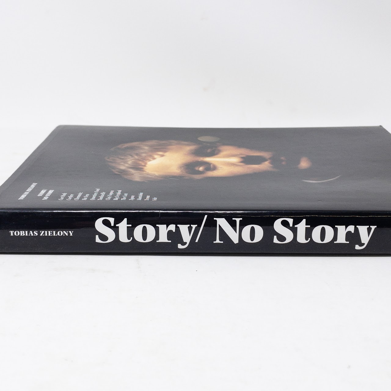 Tobias Zielony: Story/No Story