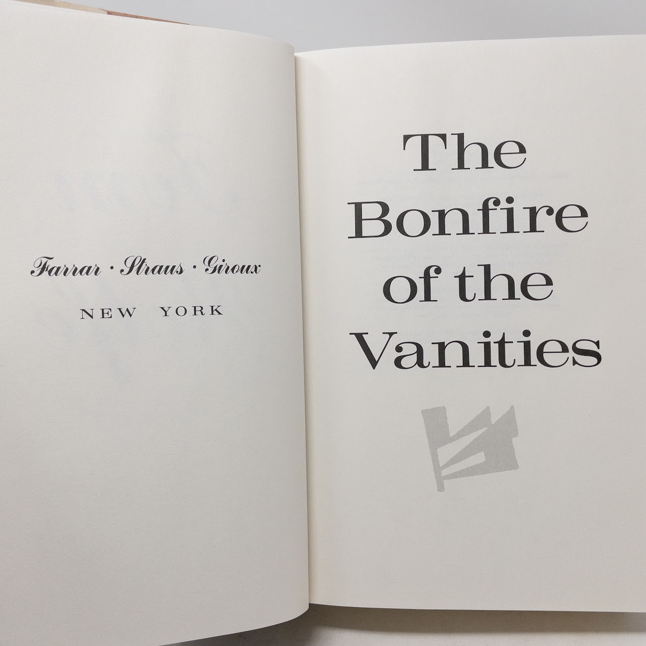 Tom Wolfe The Bonfire Of The Vanities Signed First Edition Book 1230