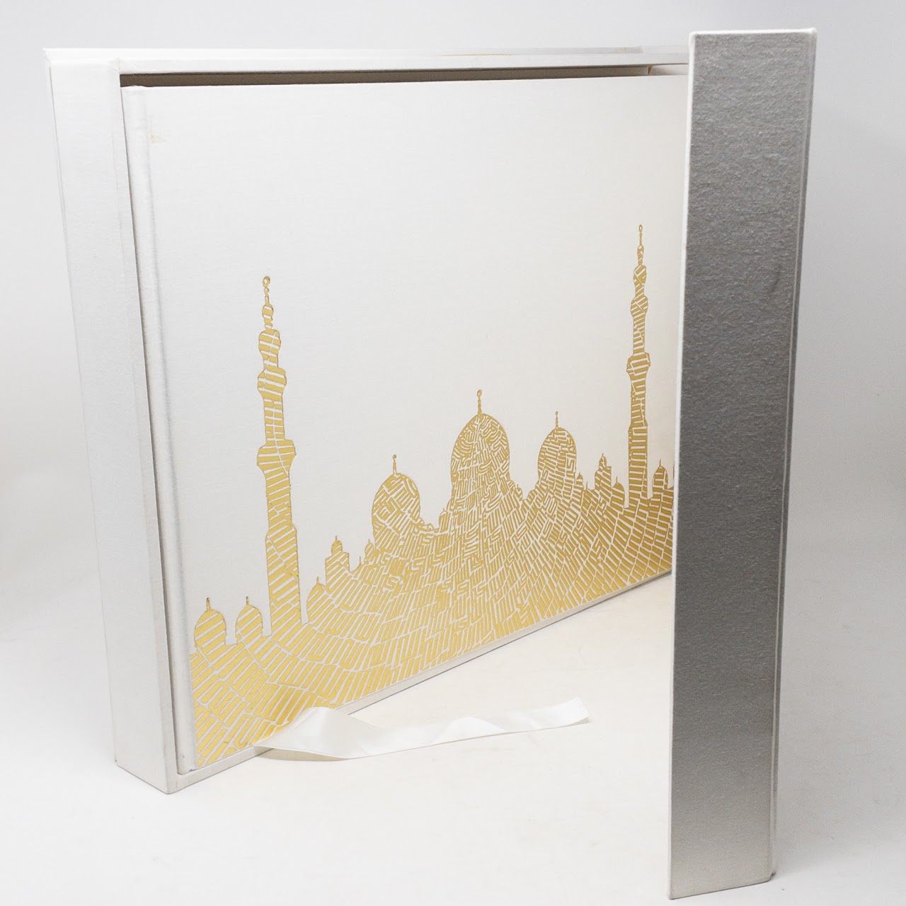 "The Sheikh Zayed Grand Mosque: A Visual Journey" RARE Book